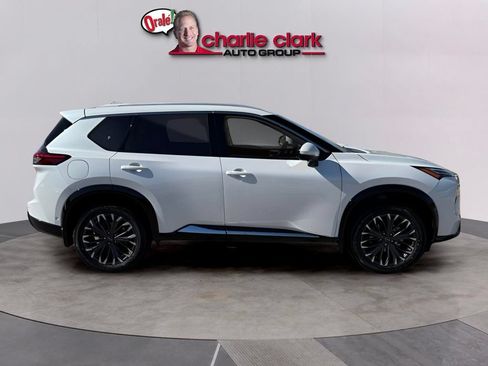 Used 2025 Nissan Rogue Platinum AWD/4WD image 6