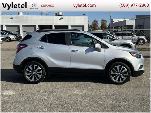 Certified 2022 Buick Encore Preferred w/ Safety Package II image 2