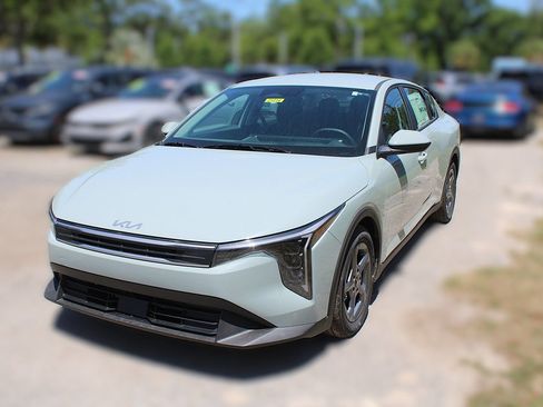 New 2025 Kia K4 LXS image 15