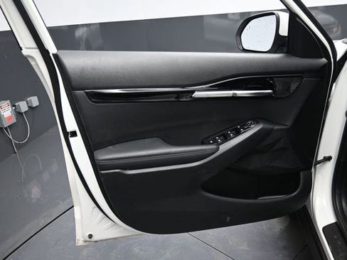 Used 2025 Kia Seltos S image 13