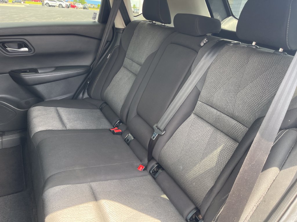 Used 2024 Nissan Rogue SV AWD/4WD image 14