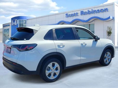 Certified 2023 Honda HR-V LX image 4