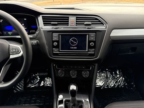 Used 2023 Volkswagen Tiguan S image 17