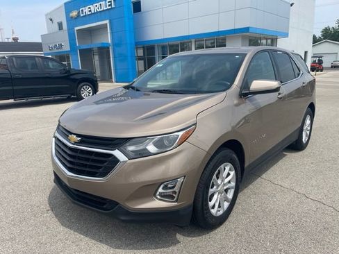 Used 2018 Chevrolet Equinox LT FWD image 2