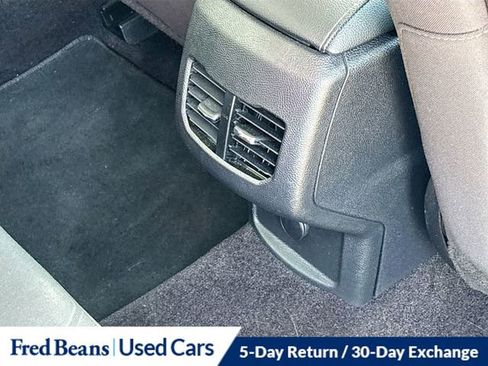 Used 2017 Ford Fusion SE w/ Fusion SE Technology Package FWD image 17