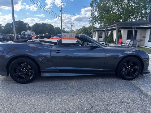 Used 2011 Chevrolet Camaro SS w/ LPO, Ground Effects Package RWD image 6