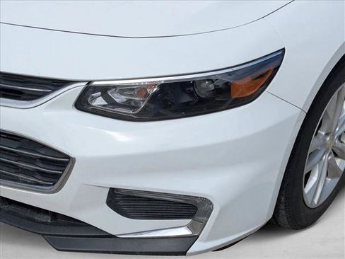 Used 2018 Chevrolet Malibu LT image 10