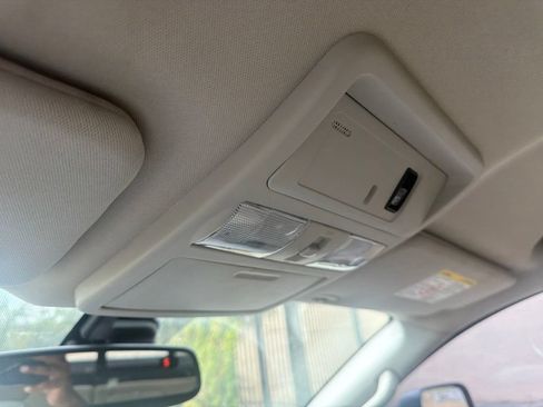 Used 2016 Nissan Titan SV RWD image 31
