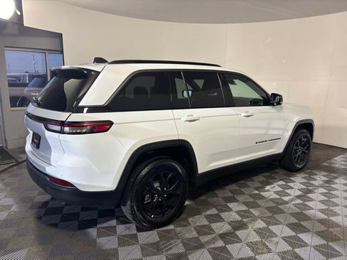 New 2026 Jeep Grand Cherokee Altitude AWD/4WD image 6