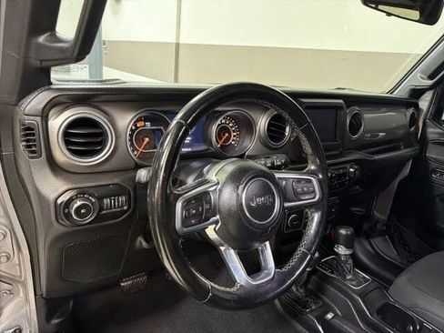Used 2020 Jeep Wrangler Unlimited Sahara AWD/4WD image 18