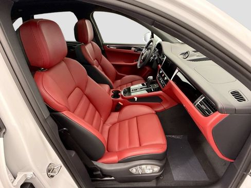 Used 2026 Porsche Macan AWD/4WD image 22