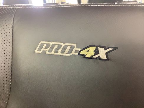 Used 2015 Nissan Frontier PRO-4X image 21