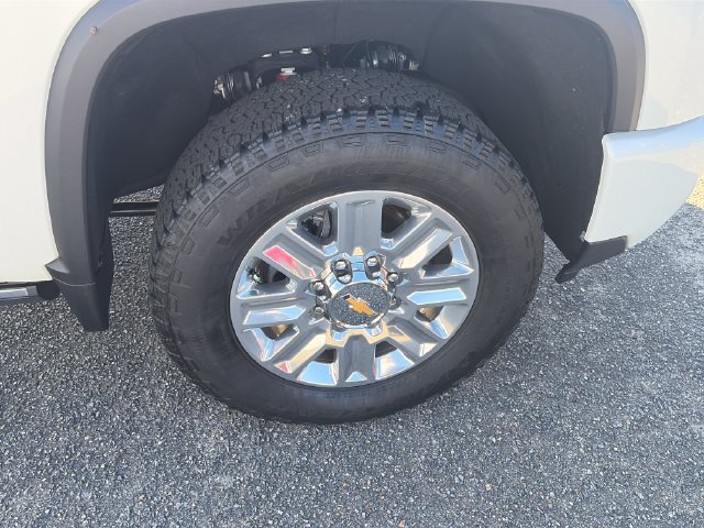Used 2025 Chevrolet Silverado 2500 High Country w/ Technology Package AWD/4WD image 11