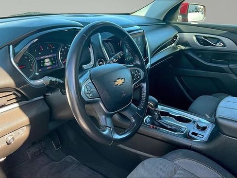 Used 2021 Chevrolet Traverse LT FWD image 17