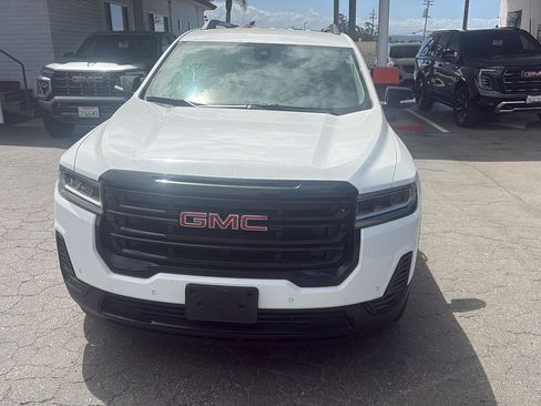 Used 2023 GMC Acadia SLE w/ Elevation Edition FWD image 9