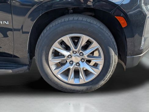 Used 2021 Chevrolet Suburban Premier w/ Premium Package image 8