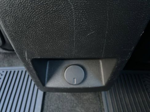 Used 2016 Chevrolet Equinox LTZ w/ Enhanced Convenience Package image 26