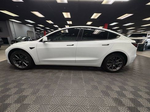 Used 2023 Tesla Model 3 Standard Range RWD image 7