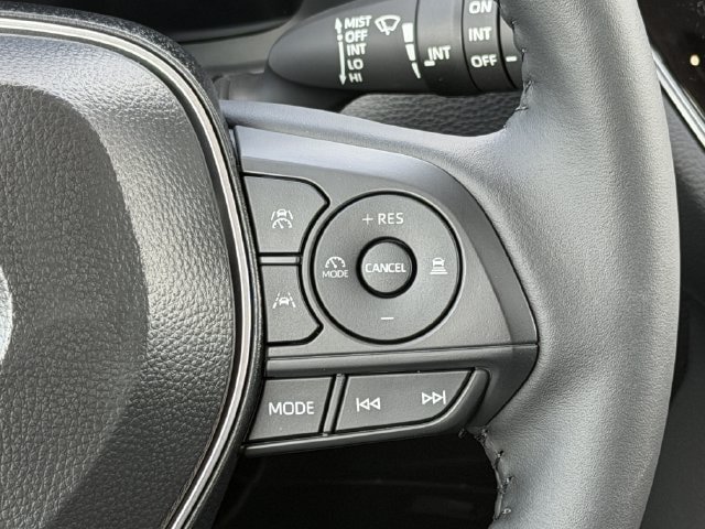 Used 2026 Toyota Corolla Cross LE FWD image 14