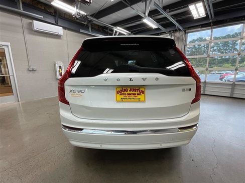 Used 2023 Volvo XC90 B5 Plus AWD/4WD image 4