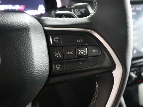 Used 2024 Jeep Grand Cherokee L Laredo image 29