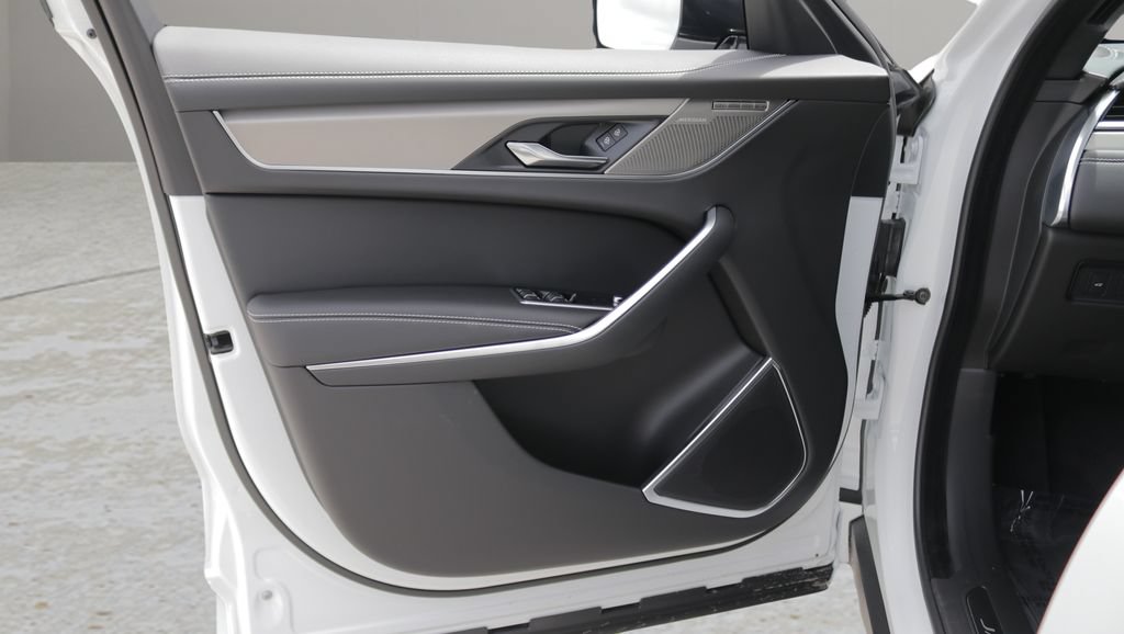New 2026 Jaguar F-PACE R-Dynamic S AWD/4WD image 9
