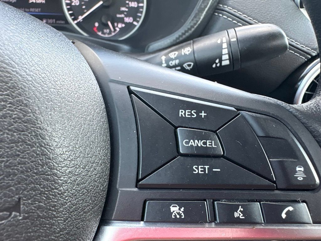 Used 2024 Nissan Sentra SV FWD image 28