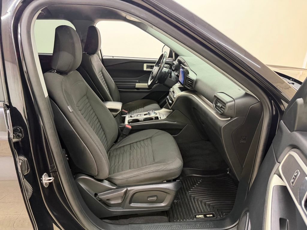 Used 2020 Ford Explorer XLT w/ Comfort Package AWD/4WD image 11