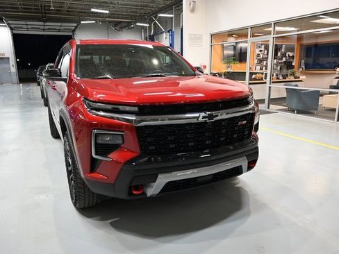 Used 2024 Chevrolet Traverse Z71 w/ LPO, Floor Liner Package image 3