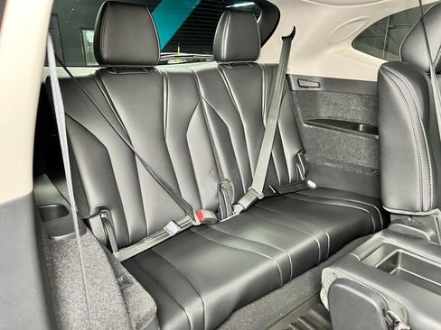Used 2025 Acura MDX SH-AWD w/ Technology Package image 16