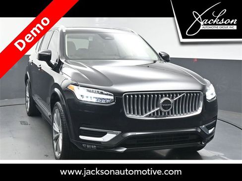 Used 2025 Volvo XC90 B5 Ultra w/ Lounge Package image 2