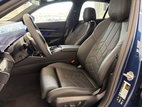Used 2026 BMW 530i xDrive AWD/4WD image 5