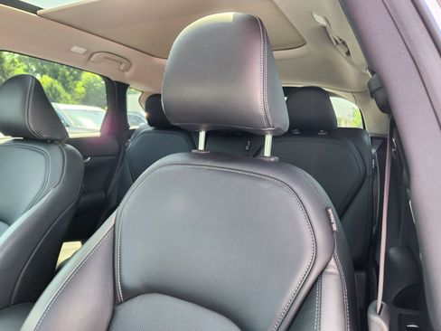 Certified 2025 INFINITI QX50 Luxe AWD/4WD image 11