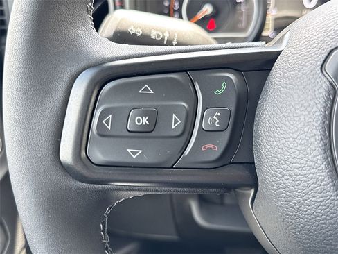 New 2025 Jeep Gladiator Rubicon image 18