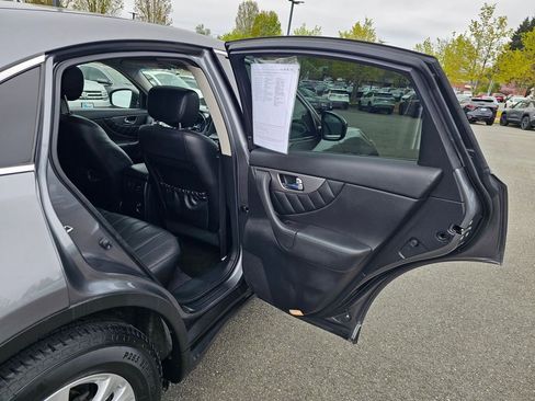 Used 2017 INFINITI QX70 AWD image 26