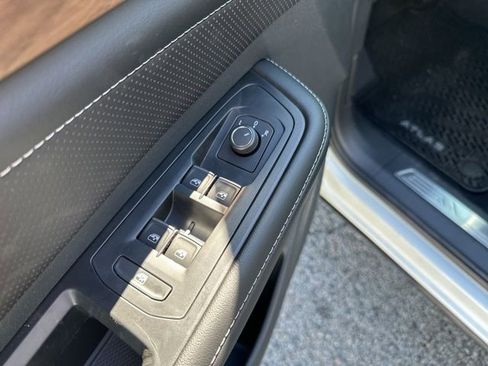 New 2026 Volkswagen Atlas SE image 12