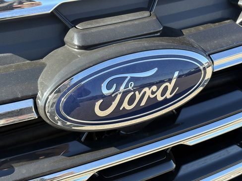 New 2026 Ford Explorer Active w/ Active Comfort Package image 9