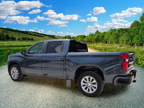 Used 2020 Chevrolet Silverado 1500 Custom w/ Custom Value Package RWD image 4