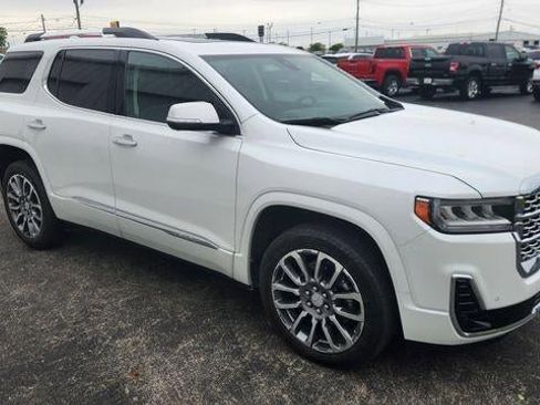 Used 2023 GMC Acadia Denali w/ Denali Ultimate Package AWD/4WD image 3
