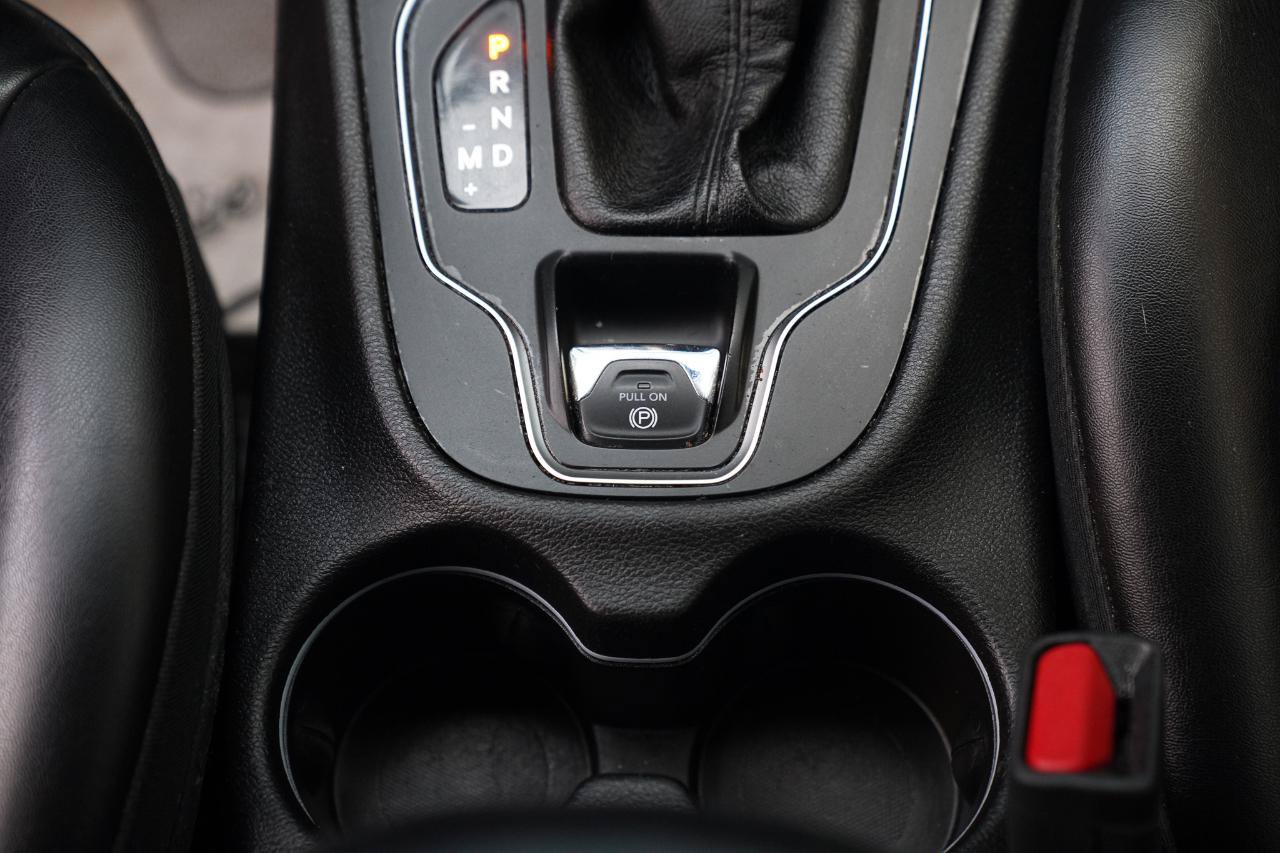 Used 2019 Jeep Cherokee Latitude Plus w/ Cold Weather Group AWD/4WD image 38