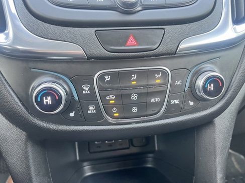 Used 2020 Chevrolet Equinox LT image 12