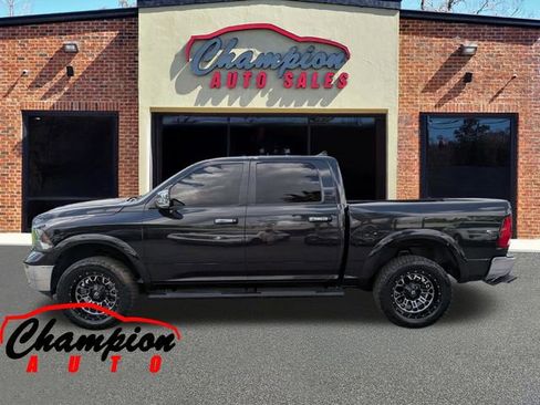 Used 2018 RAM 1500 SLT image 11
