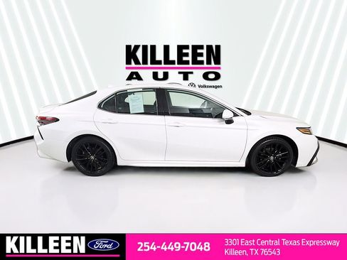 Used 2024 Toyota Camry XSE image 9