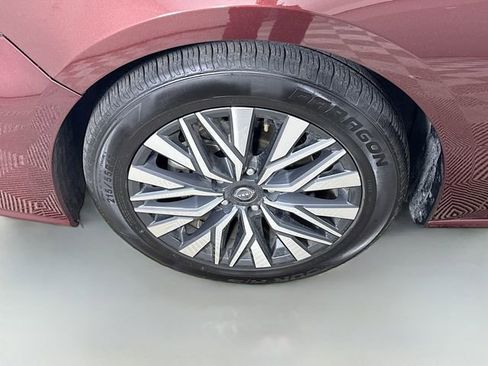 Used 2024 Nissan Altima 2.5 SV image 28