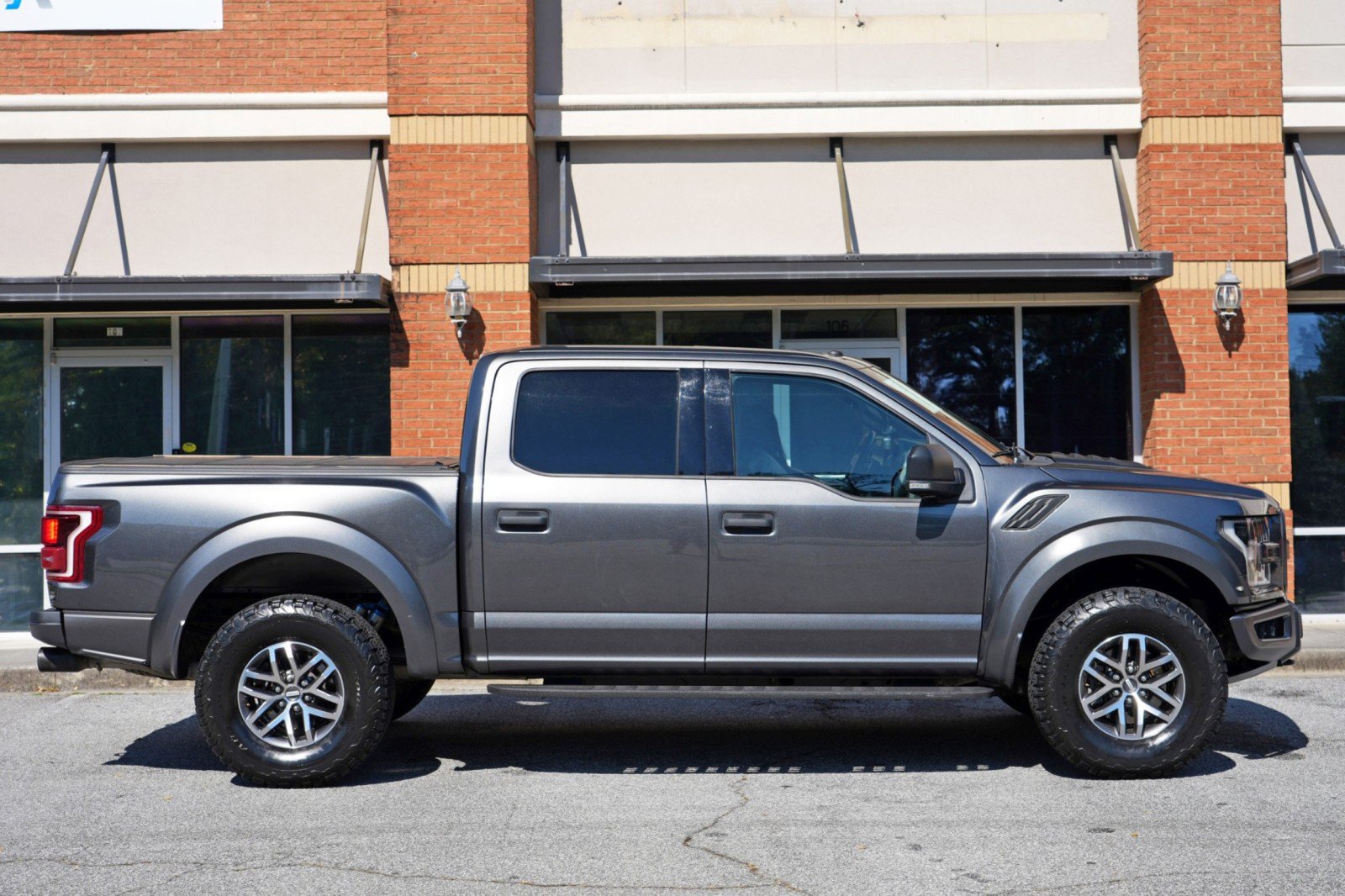 Used 2018 Ford F150 Raptor w/ Equipment Group 801A Mid AWD/4WD image 53