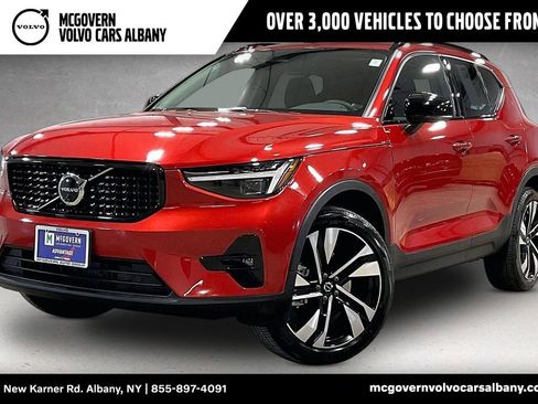 Certified 2024 Volvo XC40 B5 Plus w/ Protection Package Premier AWD/4WD image 1