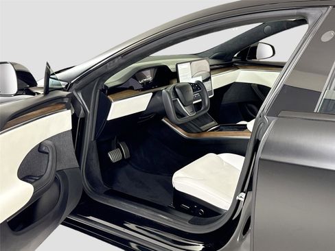 Used 2021 Tesla Model S Long Range image 12