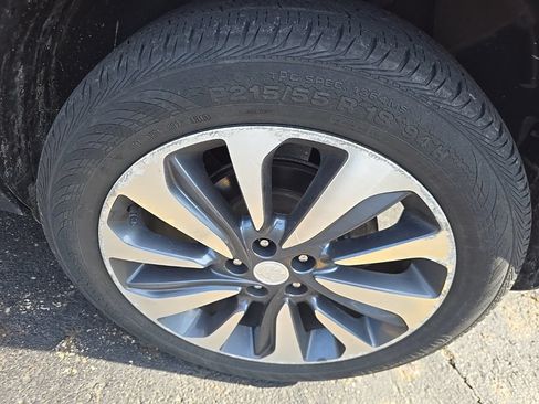 Used 2019 Buick Encore Essence w/ LPO, Road Trip Package FWD image 6