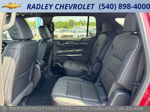 Used 2025 Chevrolet Traverse High Country w/ LPO, Floor Liner Package AWD/4WD image 12