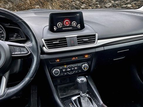 Used 2018 MAZDA MAZDA3 Touring image 6